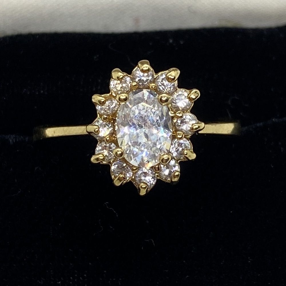 Elegant Gold and Silver Women's Ring